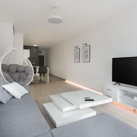 Lajsnij Sobie Apartment Познань Экстерьер фото
