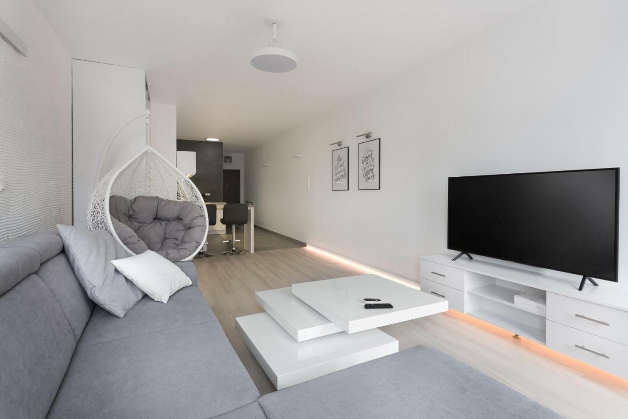 Lajsnij Sobie Apartment Познань Экстерьер фото